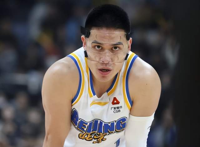 北京首钢67比86惨败上海：范顶薪居然爆砍0分，还不如打NBA杨瀚森