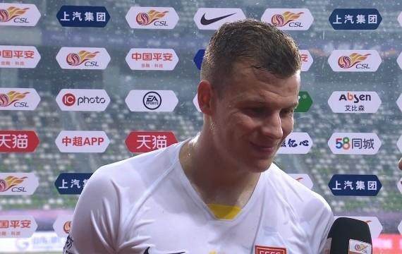 开云下载-梅米：知道丛震非故意 但不解其为何双脚离地飞铲