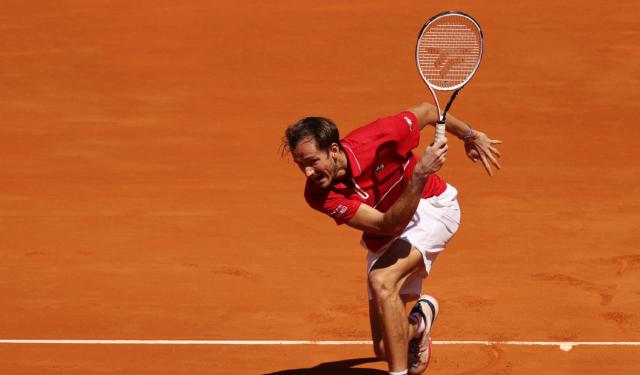 开云登录网址入口-梅德维德夫结束“三大赛”8连败 “红土天残”开窍了？